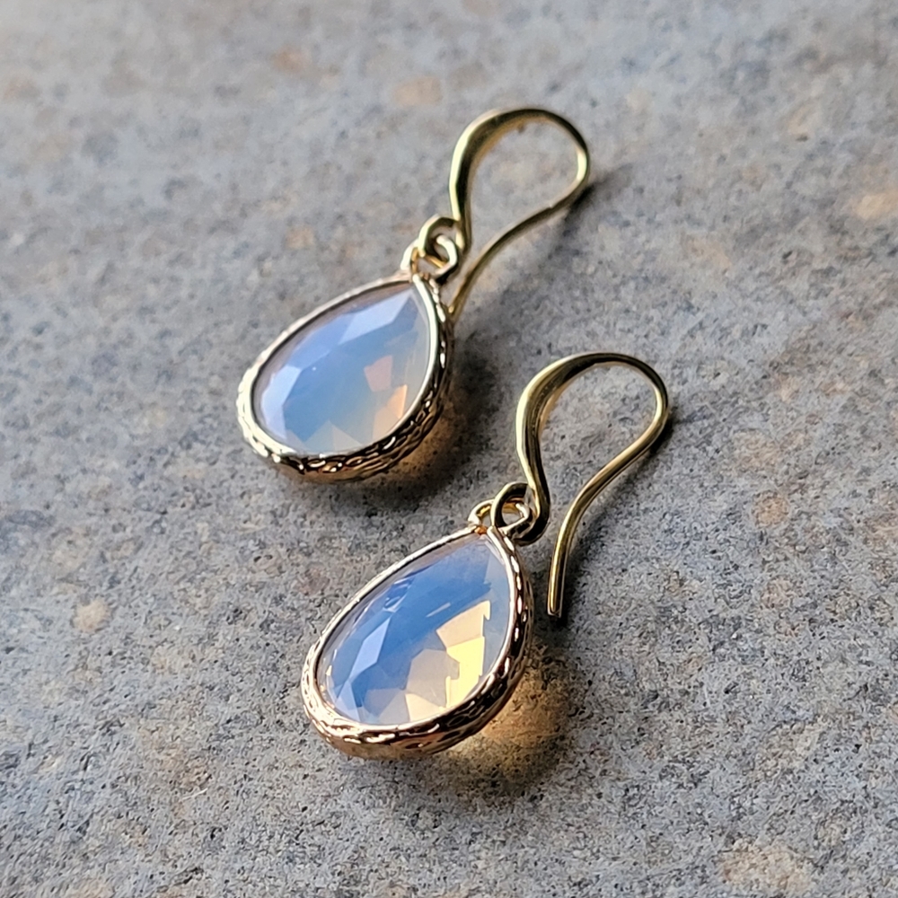 18k Gold Opal Earrings